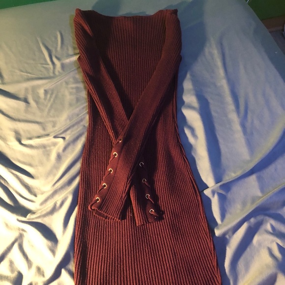 Maroon sweater dress w/detailed sleeves - Picture 6 of 7